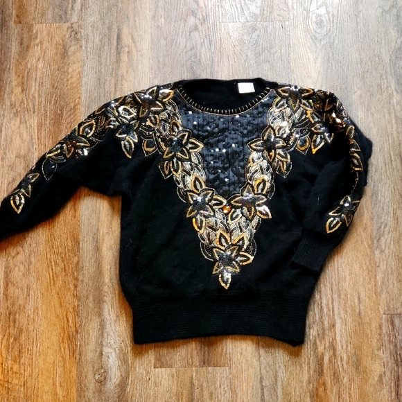 Vtg Heavily beaded and embellished black Gold angora blend sweater Sz L - Picture 2 of 9
